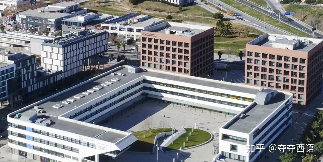 点击了解upftecnocampus学院可以用语言学校证明申请官硕的高排名学院