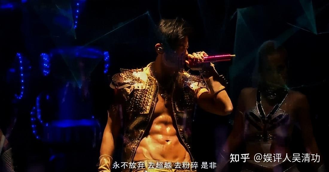 周杰伦妻子昆凌生三胎后首次晒自拍,网友惊叹"不会是代孕吧"