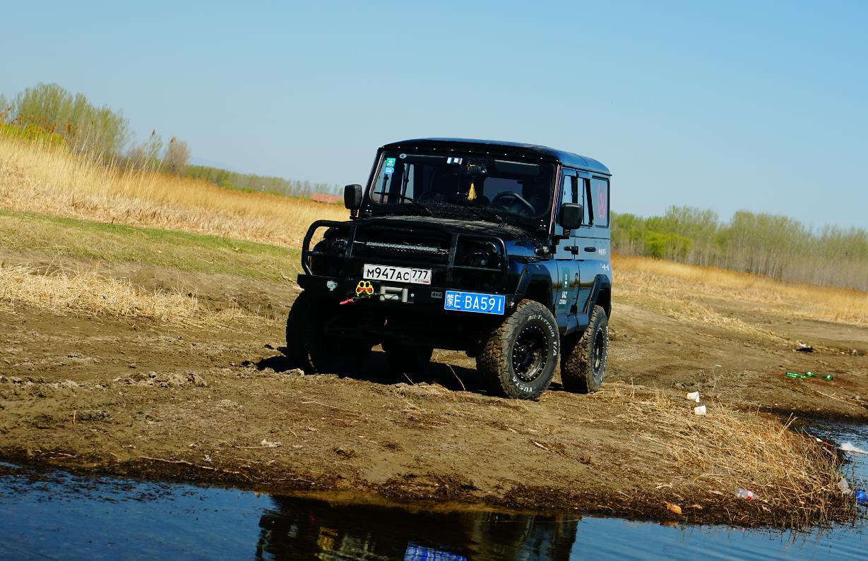 宋楠:红色暴力美学典范之苏俄军用uaz-469重度改装版 - 知乎