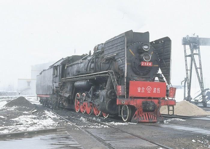 本文的封面图)是苏联产的以菲力克斯·捷尔任斯基命名的蒸汽机车fd20