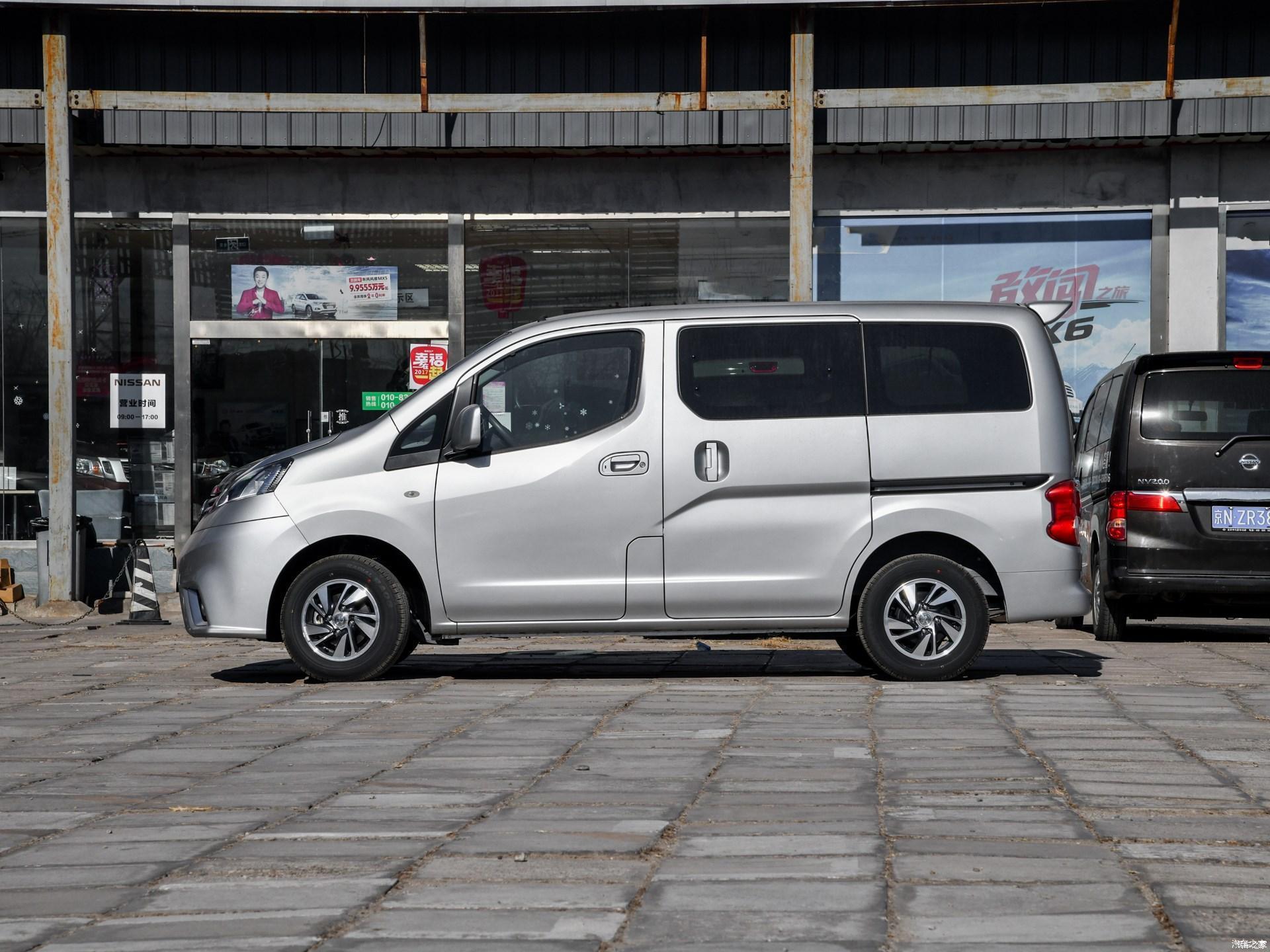 郑州日产nv200侧身线条凌厉内饰非常简单