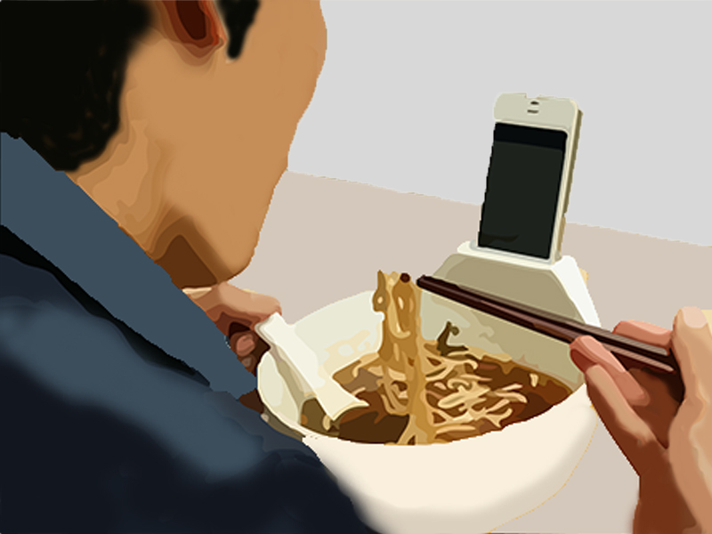 吃饭玩手机危害多,尤其是这类人群更要注意