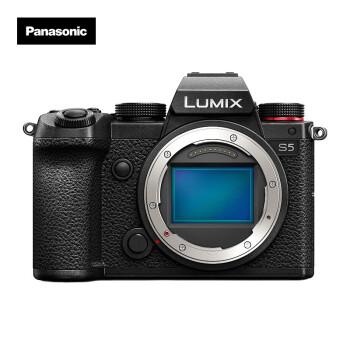 Panasonic收購鏡頭