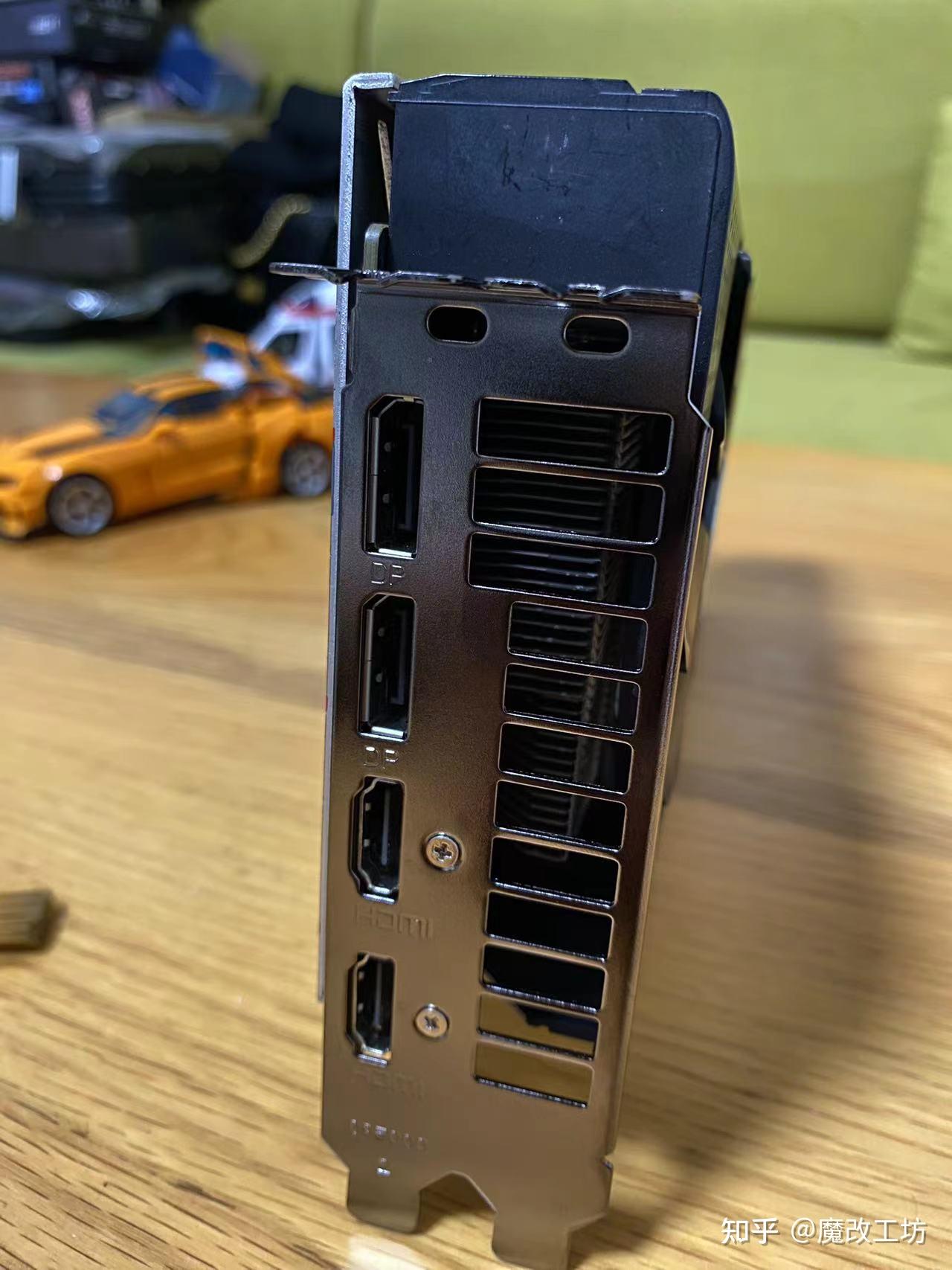 100-nvidiap1066-200-amdrx560xt8g-3d-4k
