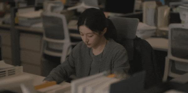 《努力克服自卑的我们》收视垫底全网吐槽，它却拿下豆瓣8.3高分