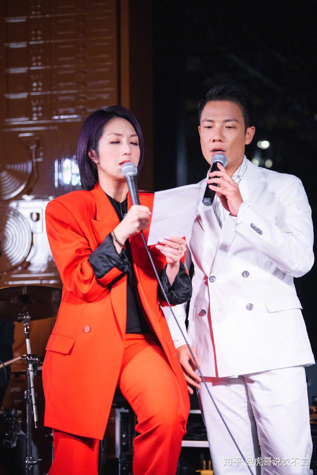 同在歌手圈,杨千嬅和丁子高在各方面都非常有默契了,这次两人拿着一份