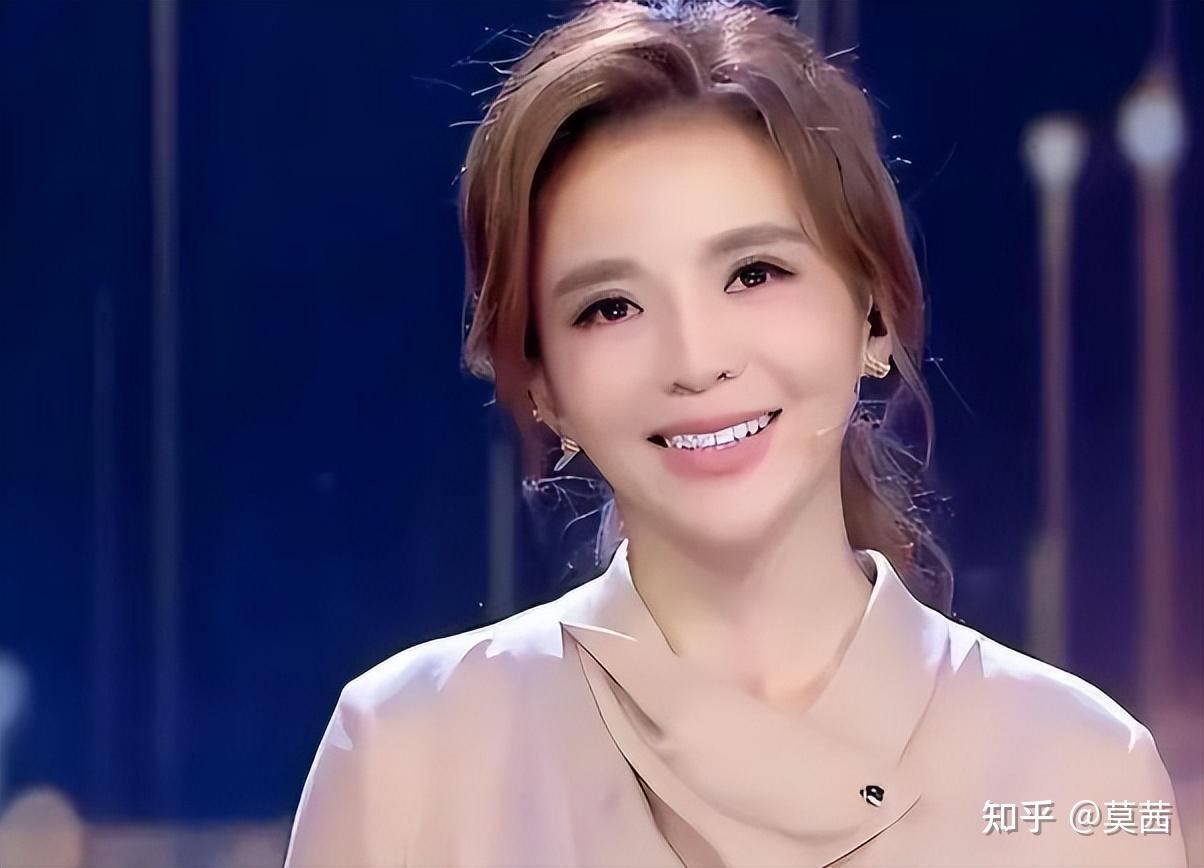 “央视一姐”朱迅的落寞,是整个主持界的悲哀,让人痛惜不已 - 知乎