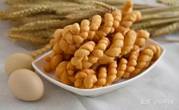 当地永寿县安宫桥大麻花主产监军镇安家宫村特产,生产历史悠久.