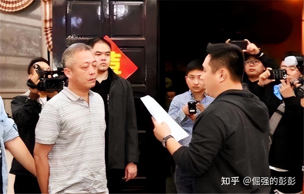 海南黑老大拉拢三任公安局长当保护伞敛财26亿