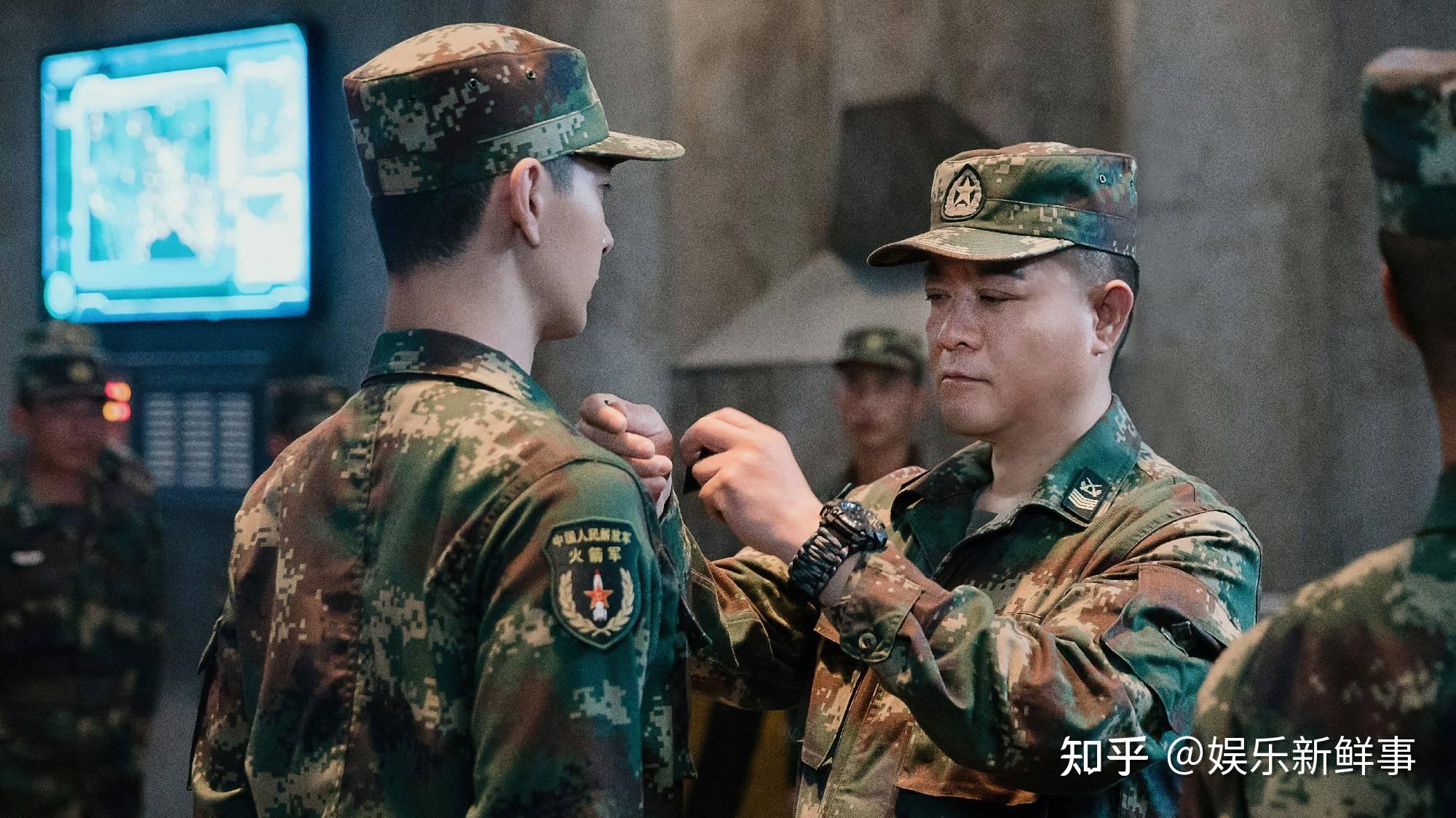 姜彤号手就位正在热播陈浩峰角色丰满展现火箭军精神