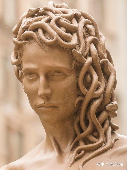 凭什么美杜莎要被变成蛇女还被砍头