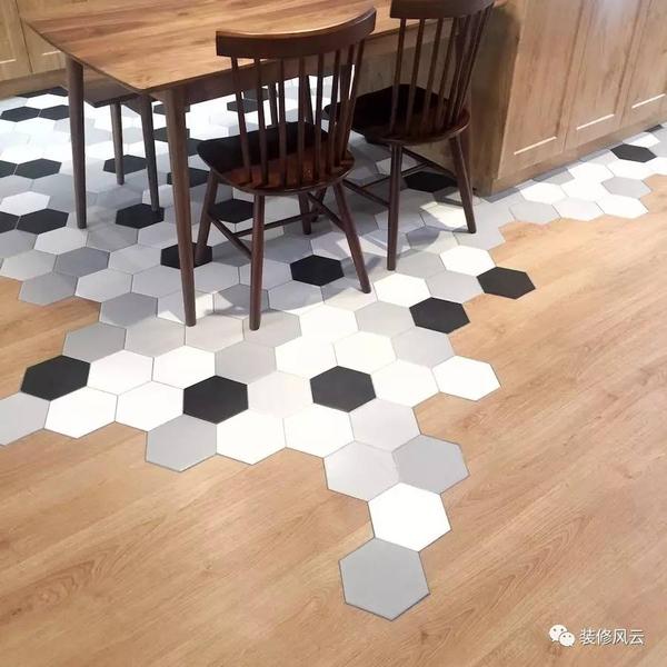 地板「碰瓷」,搞定客厅和开放式厨房地砖衔接