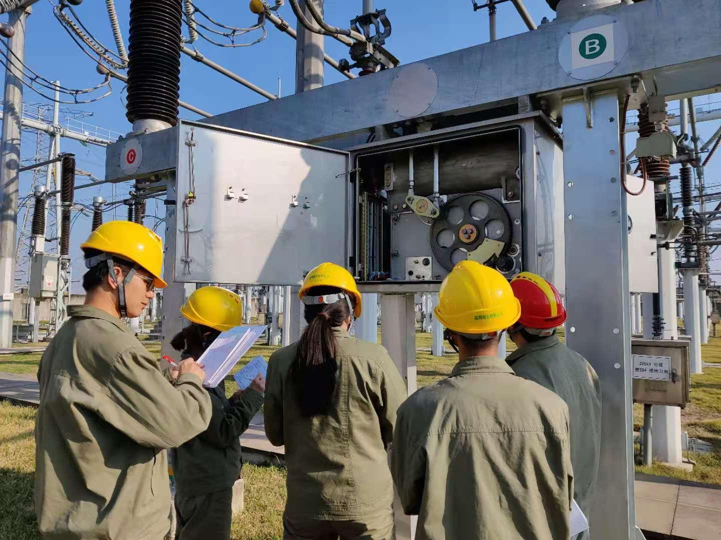 的法定节假日和星期天都与我们无关,因为我们采用的是轮班的工作模式