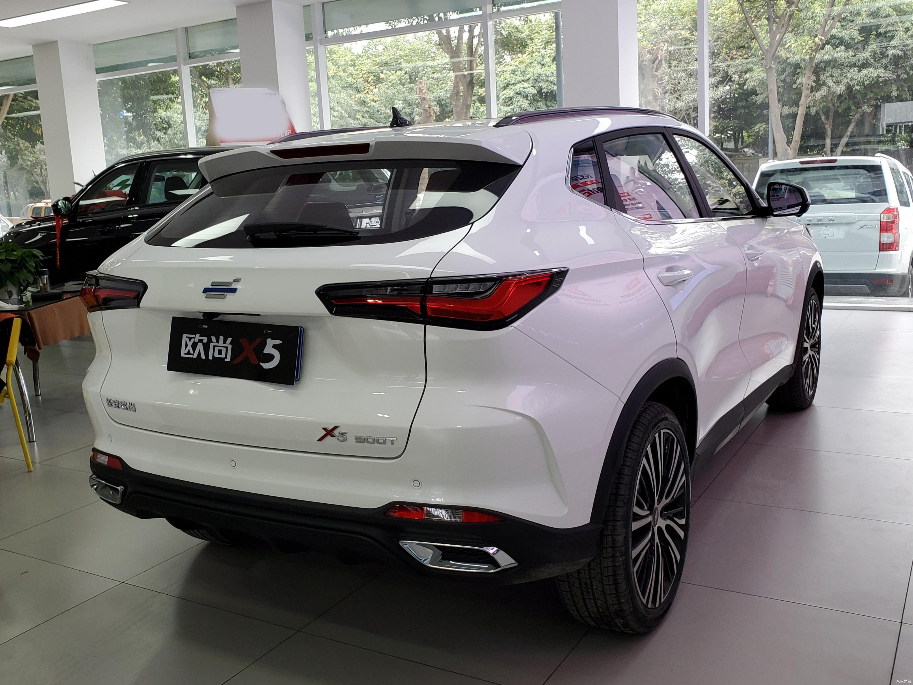 到店实拍长安欧尚x5,10万级suv玩设计美学?看完再评价