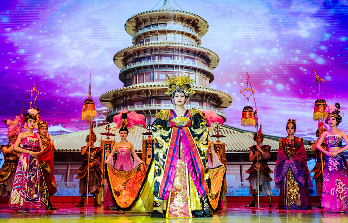 舞狮迎宾西安唐乐宫隆重举行三十周年庆典活动