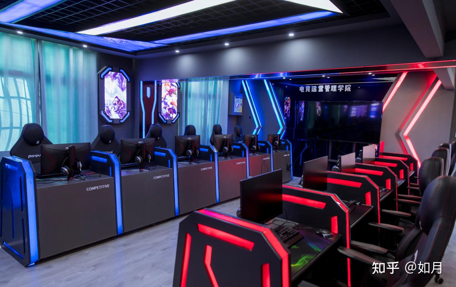 电竞教室电竞学院进门电竞实训室电竞实训室2021年,为了给同学们营造