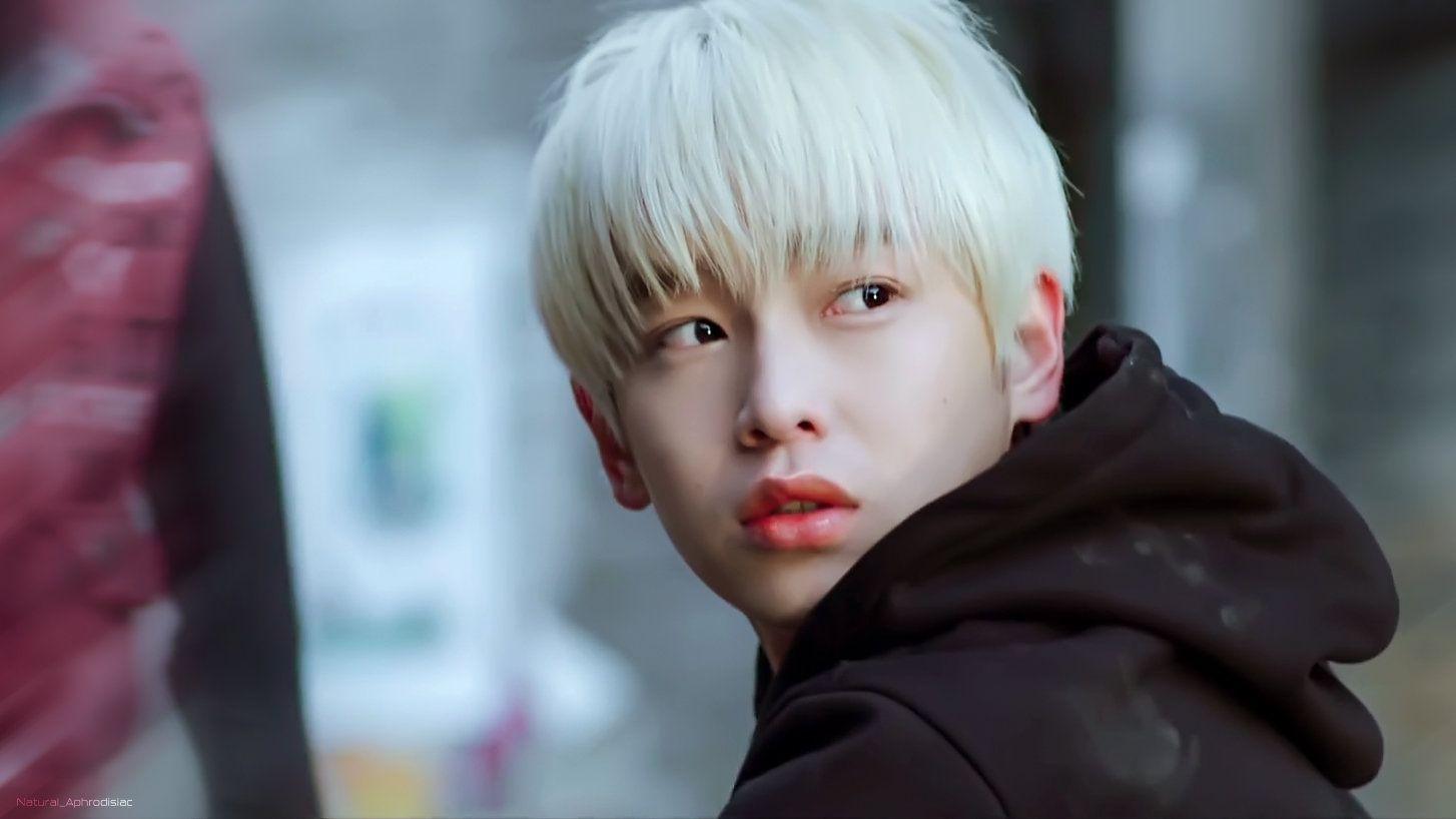 如何评论彭昱畅的长发造型