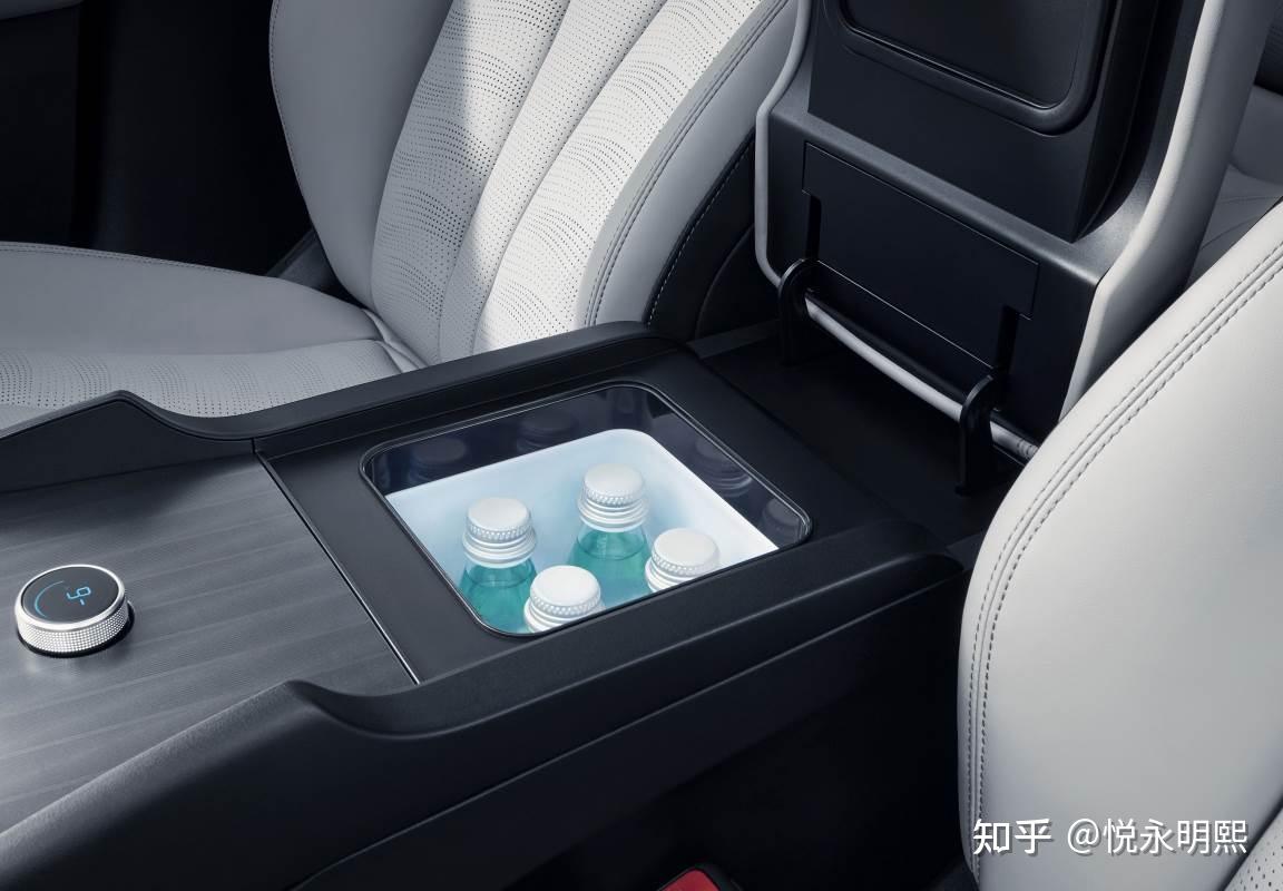 插混电力再加码!210km长续航插混轿车下放到10万级以下车型,汽车市场沸腾了!