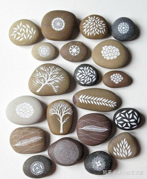 分享一组手绘涂鸦鹅卵石作品小清新风格