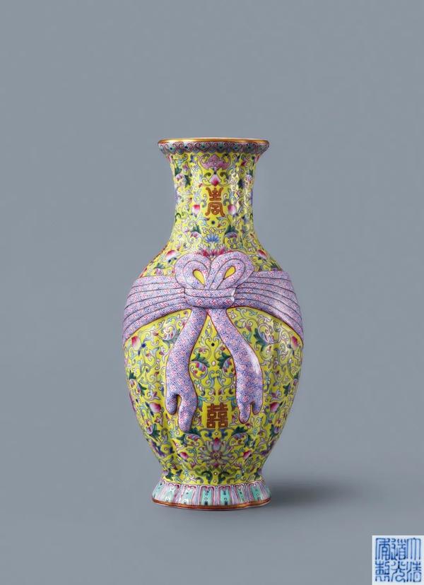 中国美術古玩萬華錦地仕女紋樣花瓶大清乾隆年製-