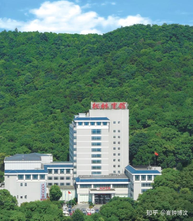 在1980年就新建了枫林宾馆,因为这个宾馆是隶属于湖南机关事务管理局