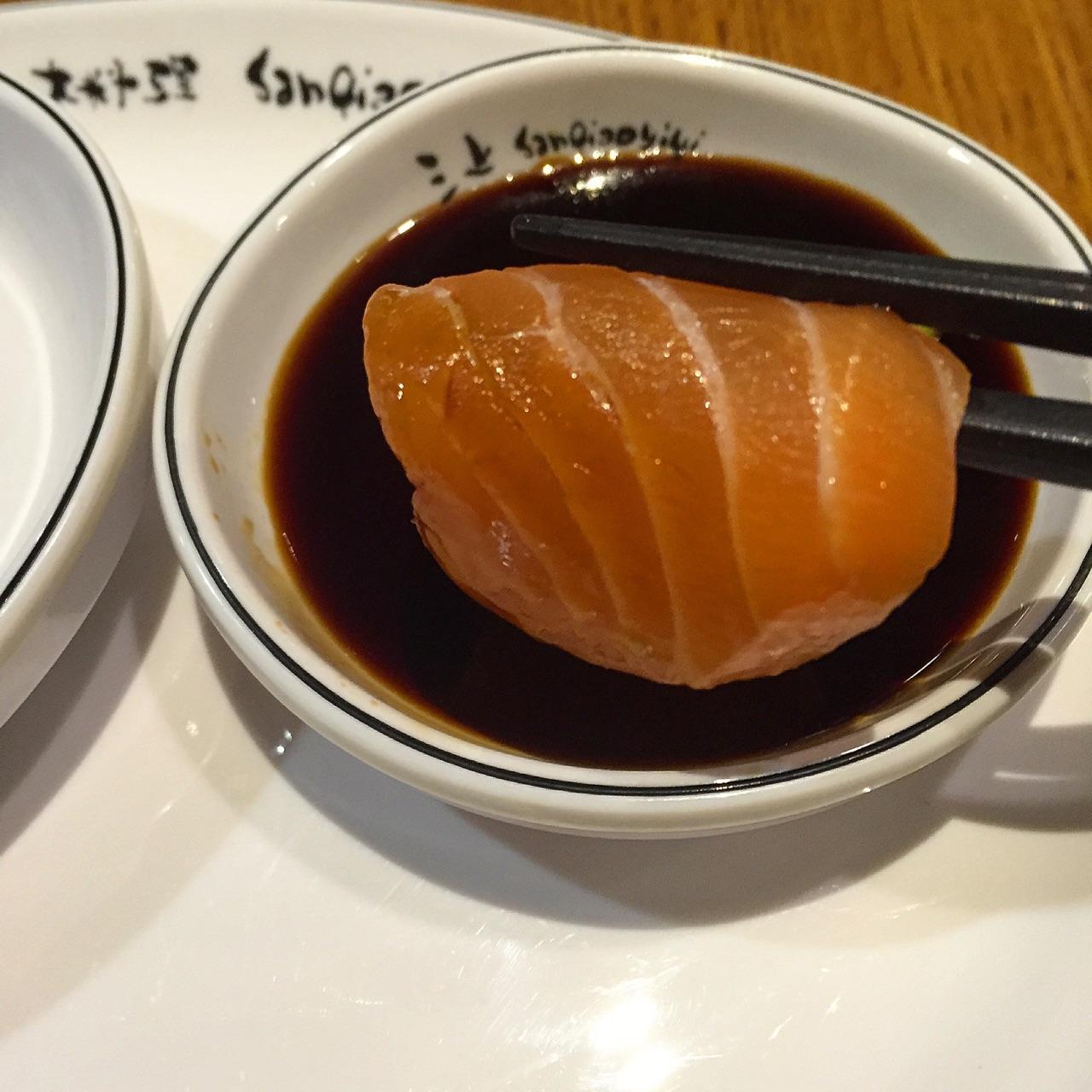 你一个人吃火锅\/烧烤\/自助餐的经历是怎样的?