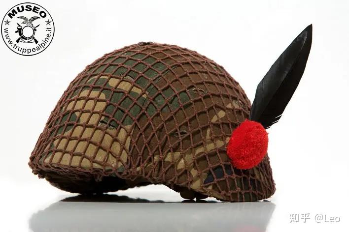 【lepard浅谈钢盔】ww2后被各国使用的意大利m33型钢盔