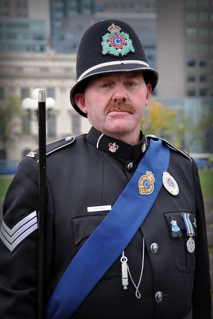 加拿大警察制服图片