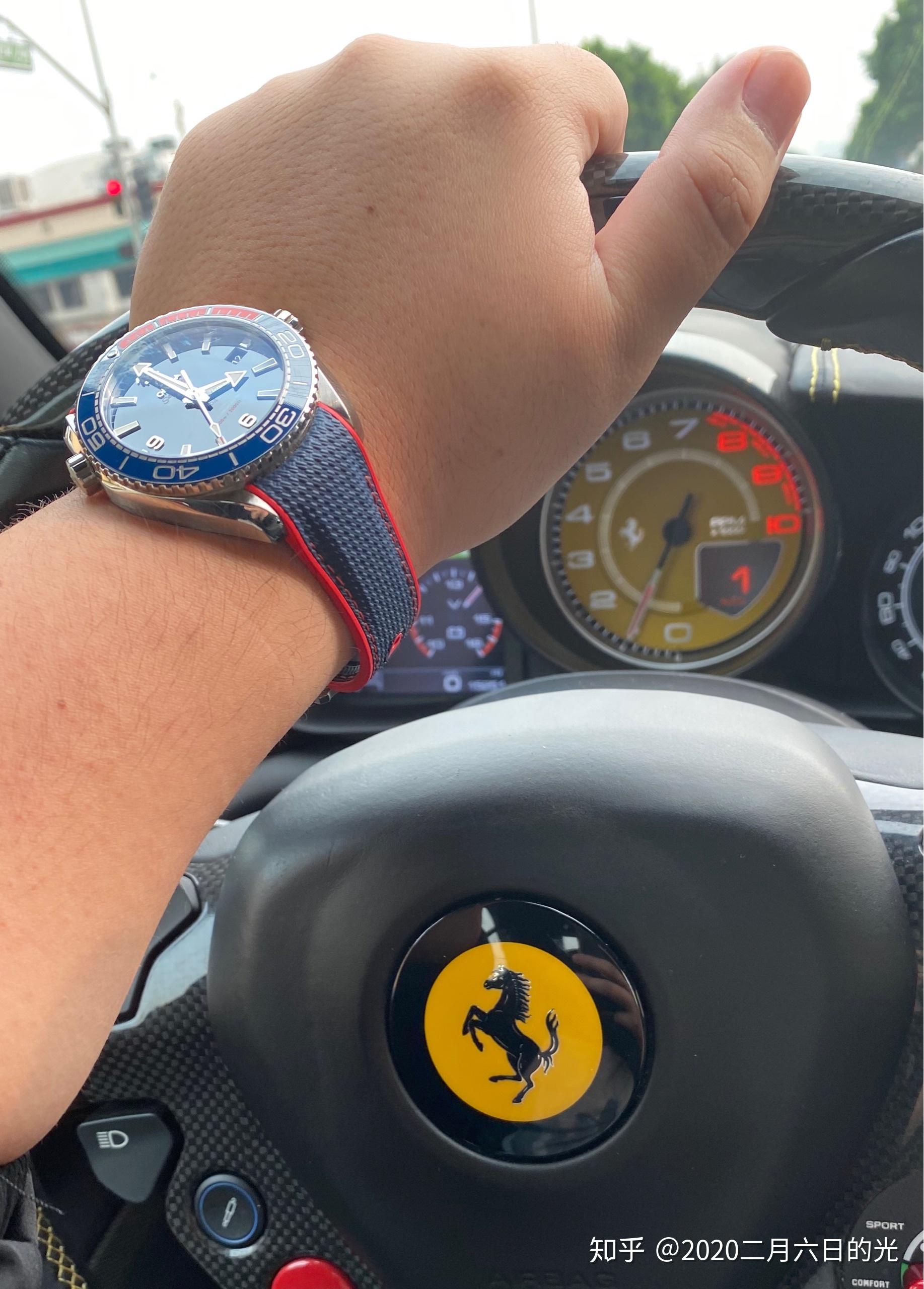 单手开法拉利是种什么样的感觉