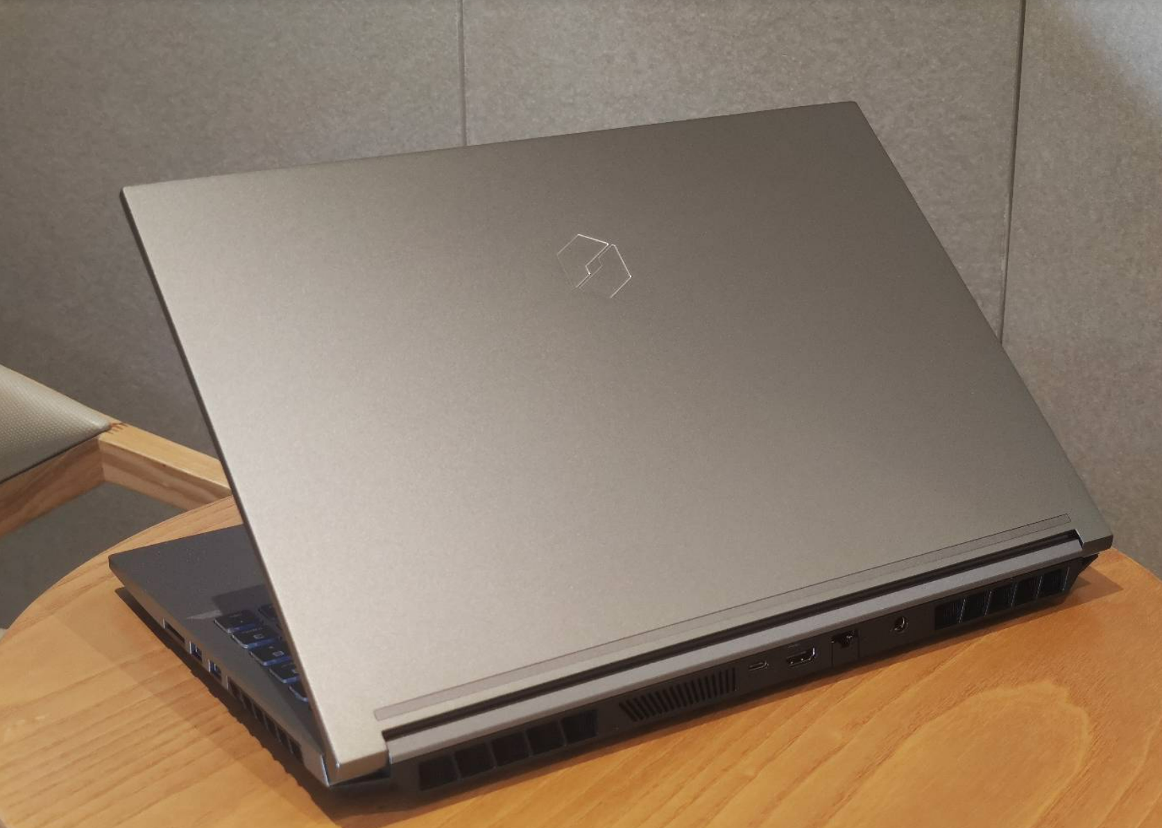 测评机械革命极光pro综合实力强劲的3060游戏本