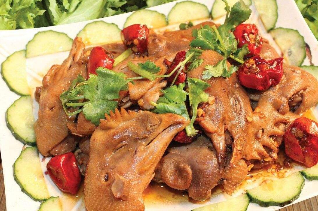 鸡头能吃吗?鸡什么部位不能吃?给你完整答案.