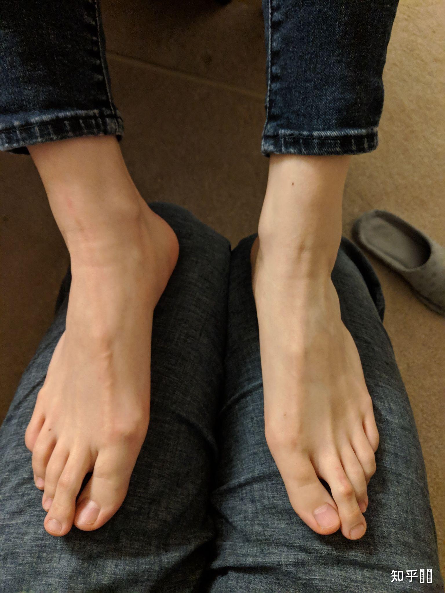 女孩子的脚趾很长是一种什么样的体验? 