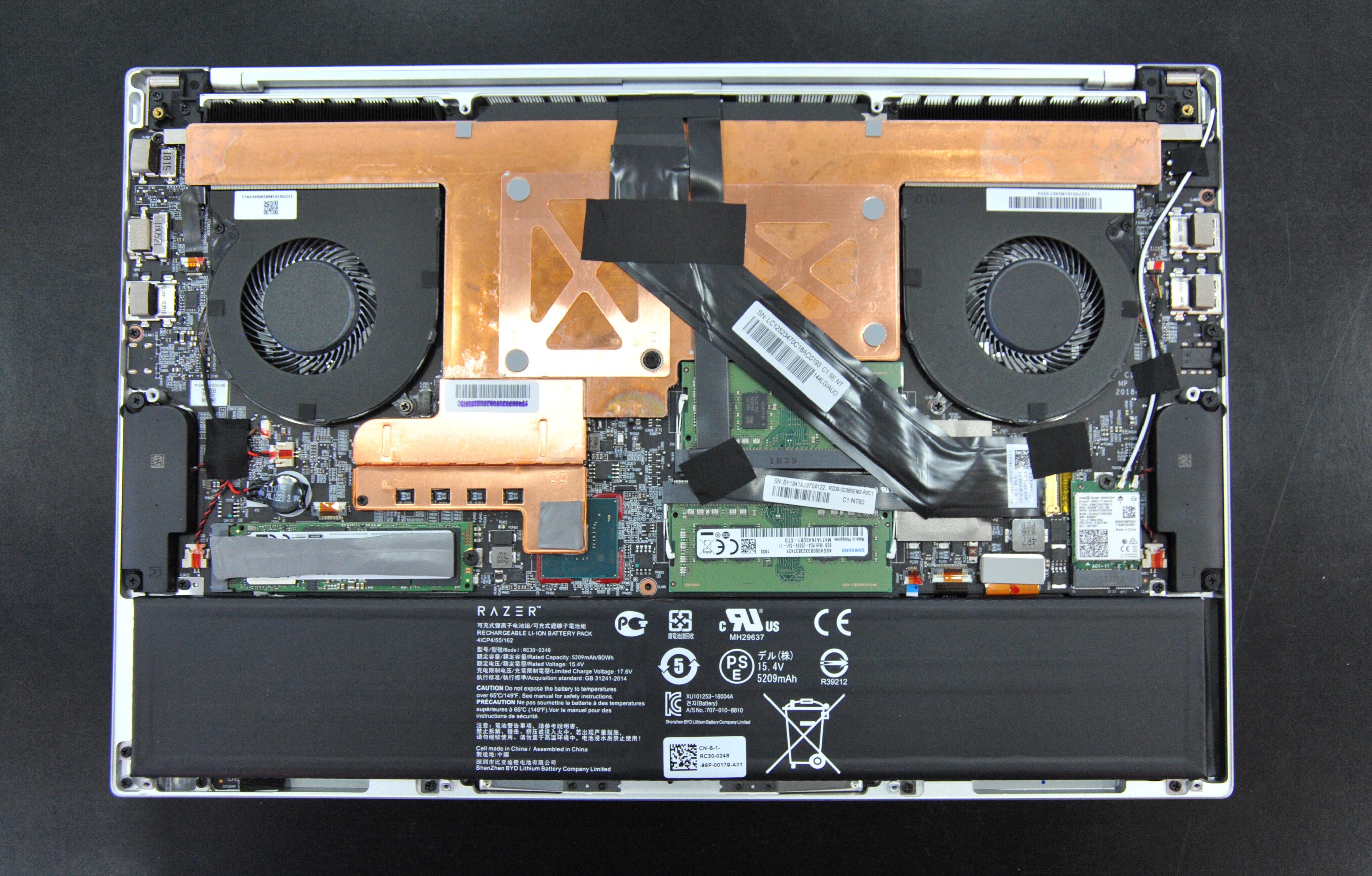 闪耀圣光的darkknight雷蛇灵刃15水银版