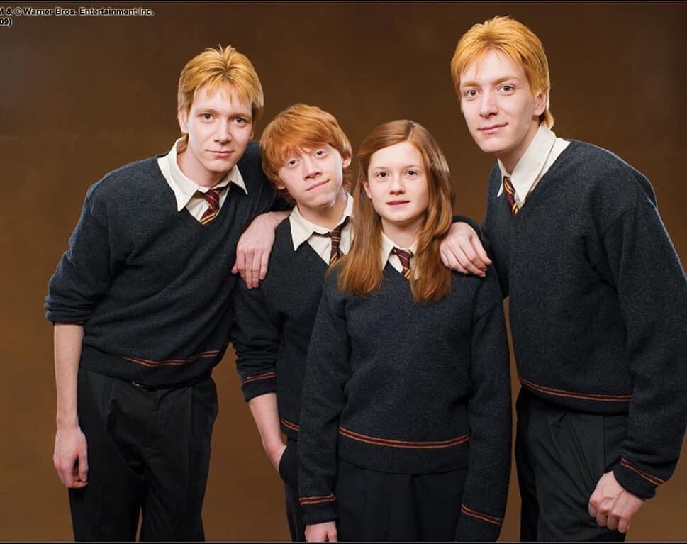 请问有人有韦斯莱双子弗雷德韦斯莱乔治韦斯莱的照片吗特别帅的那种