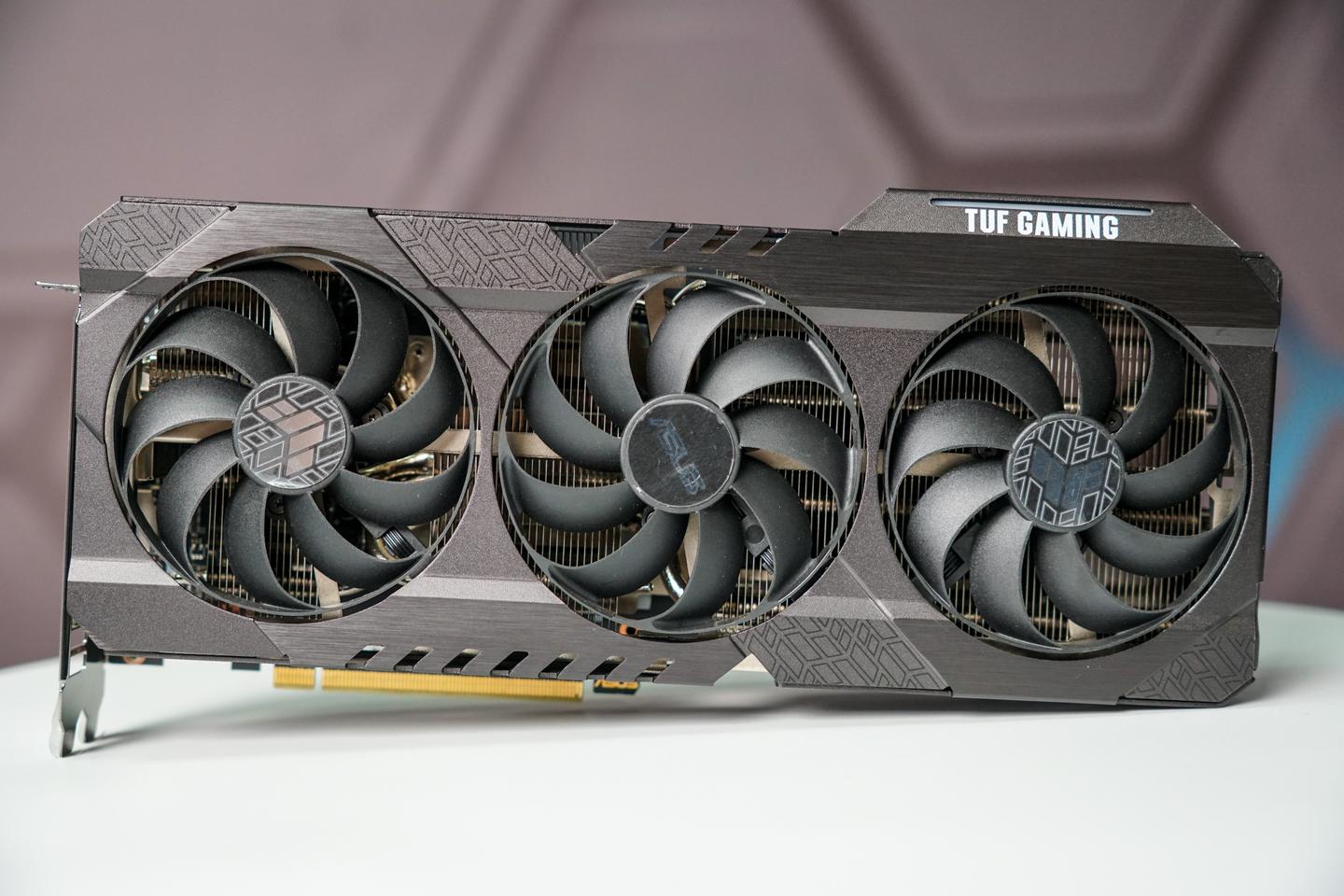 华硕tuf30708ggamingvsrogstrix2070s对比测评