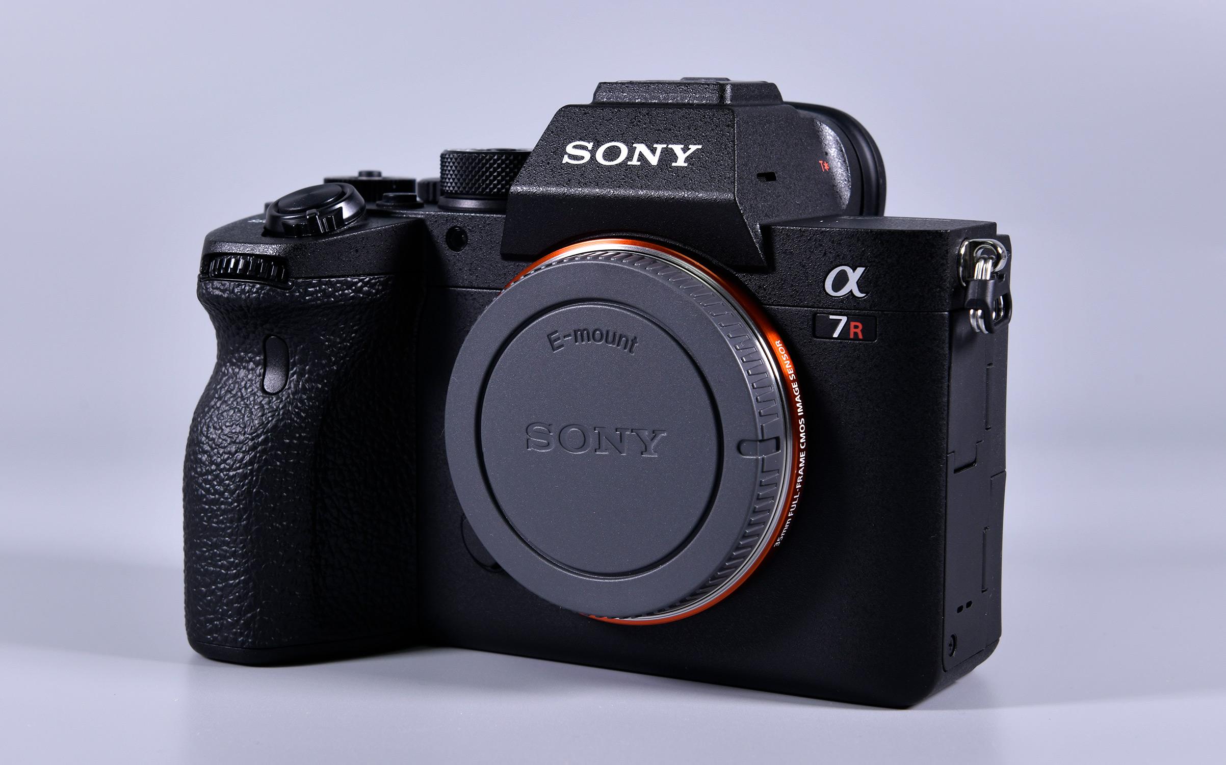 Sony Cyber-Shot DSC-T70 + Carl Zeiss Varrio-Tessar 3x Optical zoom - 6.33-19mm - f-3.5-4.3 ...