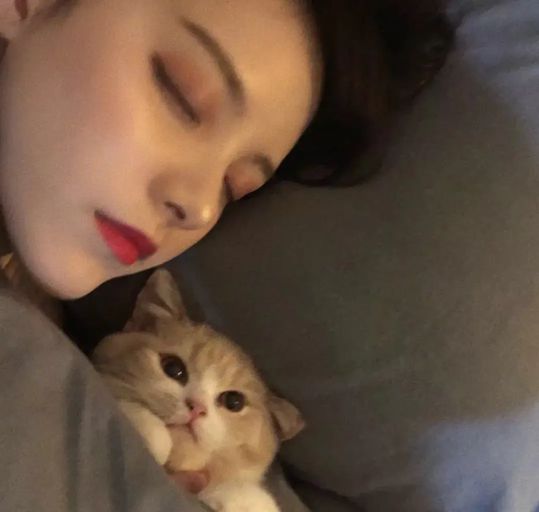 一些超级特别又好看的情侣头像,共190张-最好看的情侣头像动漫一人一半