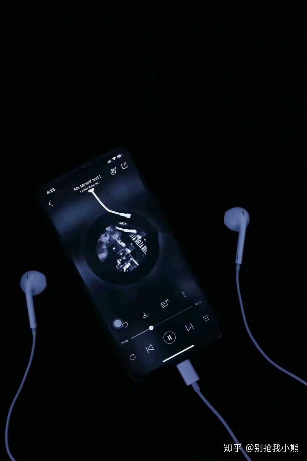 有哪些好看的纯黑壁纸?