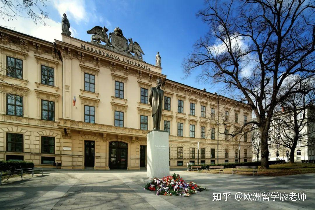 马萨里克大学,1919年1月28日,拥有四所学院-法学院,医学院,理学院及文