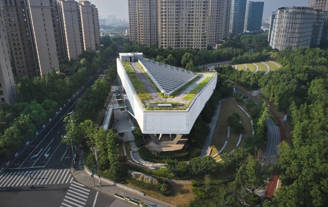 绿荫环绕的上海绿谷艺术中心