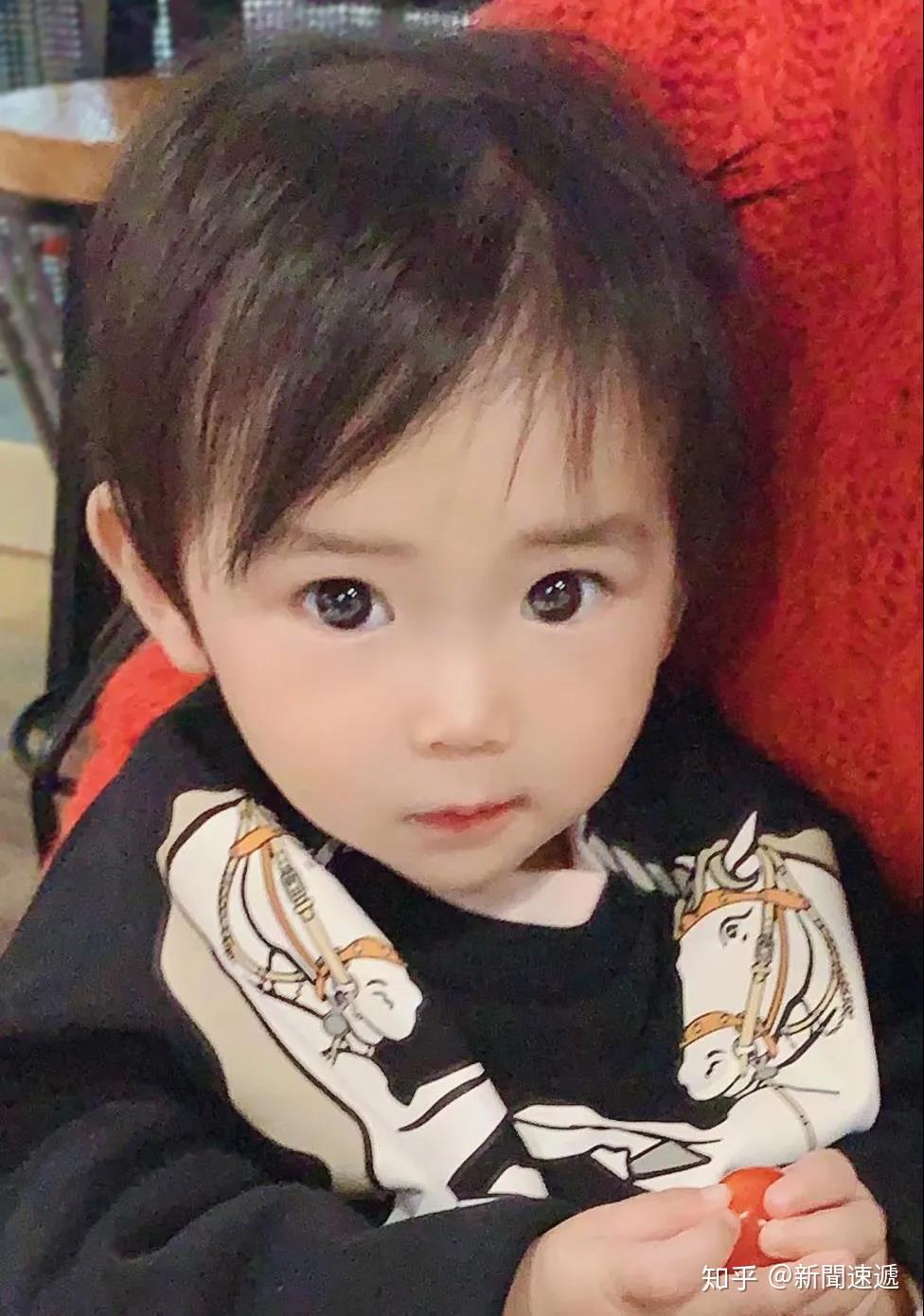 什么这个刚满1岁半的小宝宝就发行个人原唱单曲啦