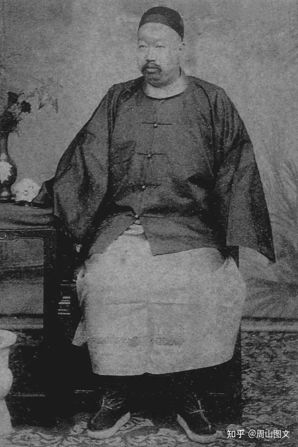 李菊藕与母亲赵小莲李菊藕记载中,李鸿章一共有三个儿子:长子李经方