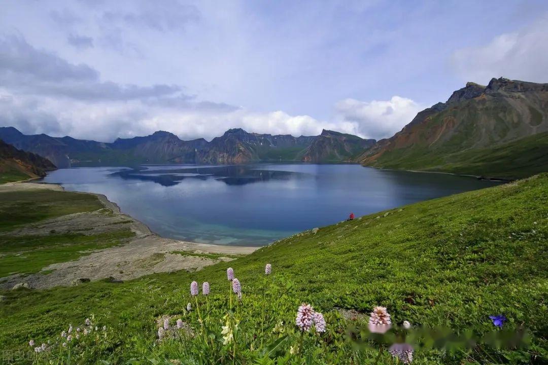 朝鲜八胜比朝鲜八景的位置稍微低一点,主要包括:镜城,梦金浦,闲丽水道