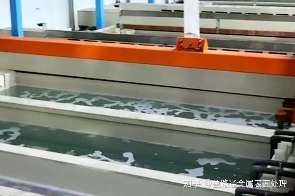 阳极氧化加工时电解液的老化与维修看看盈路通氧化厂是怎么样清理槽中