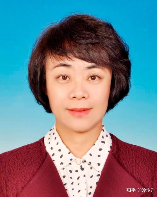 内蒙古自治区下辖地级市(盟)现任市(盟)委领导中的女领导简介