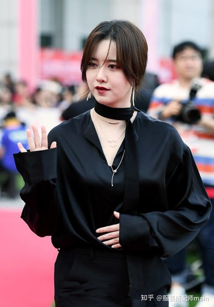 34岁具惠善出席活动女神范不减然而一身黑衣也遮不住幸福肥