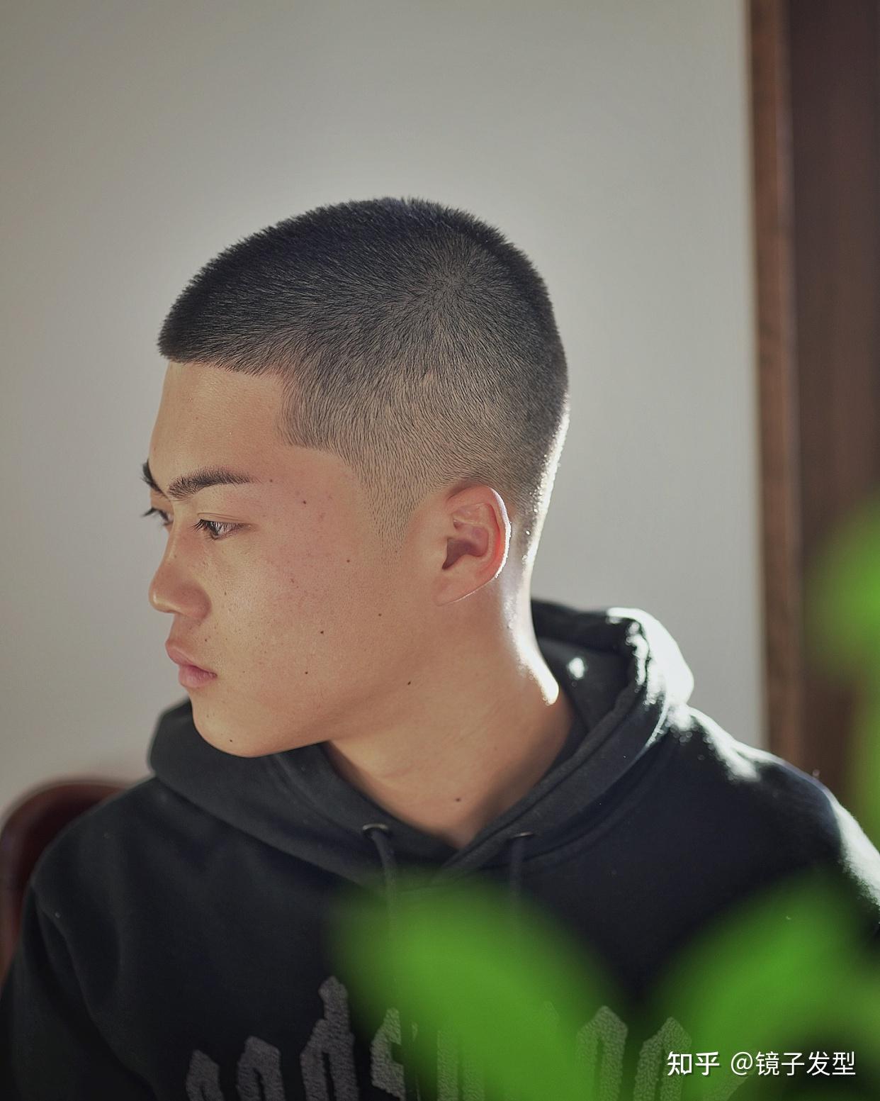 推荐三种男士发型,圆寸头、飞机头、二八分油头,帅不帅一看便知 - 知乎