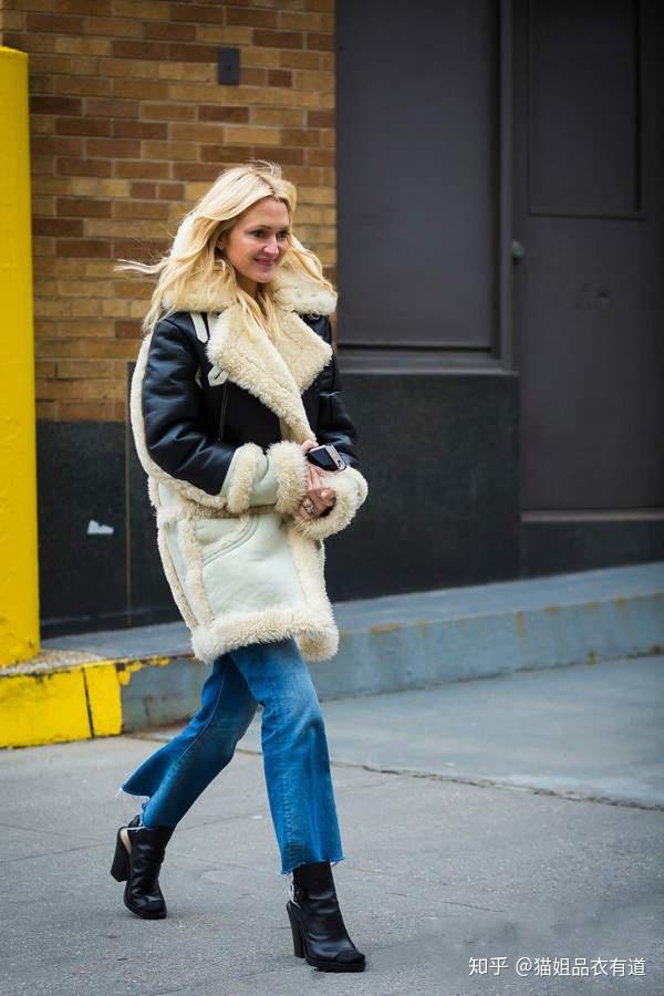 紧身裤,leggings(打底裤)宽大厚实的剪羊毛外套"上宽下窄"的搭配真的