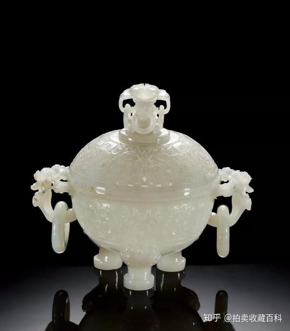 古董品 唐物 清時代 蔵銀製 塗金 留金 摘糸 香薰爐 雙鳳耳香炉 蝴蝶花 紋飾 彫刻精工 賞物 希少珍品 高26cm 耳距18cm 重813g 清代香炉香薰价值特征？史上最权威的香薰拍卖榜单，看看你有没有_中国