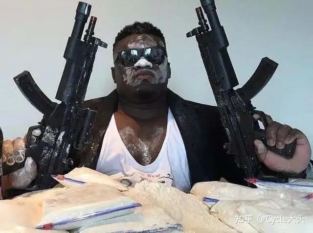 健美界百万粉丝的搞笑网红氮泵哥